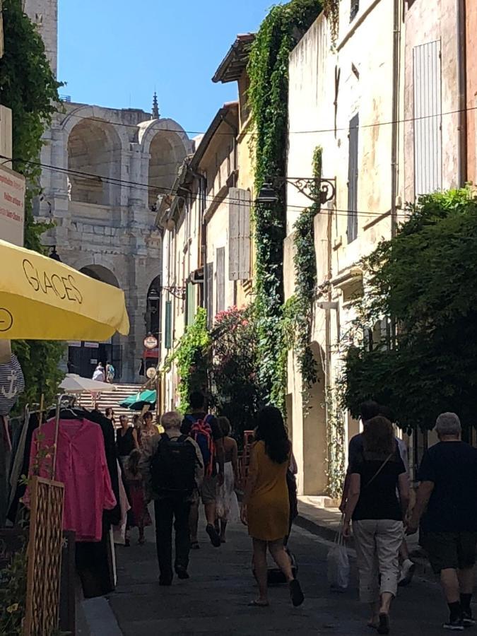 Aux Pieds Des Arènes Arles