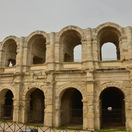Appartement aux pieds des arènes à Arles Extérieur photo